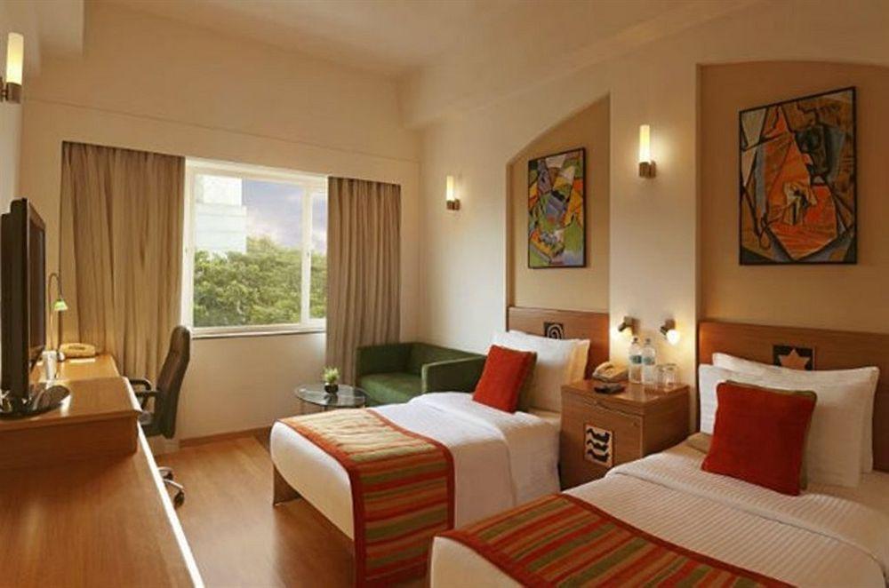 Lemon Tree Hotel Hinjewadi Pune Hinjawadi Exteriör bild
