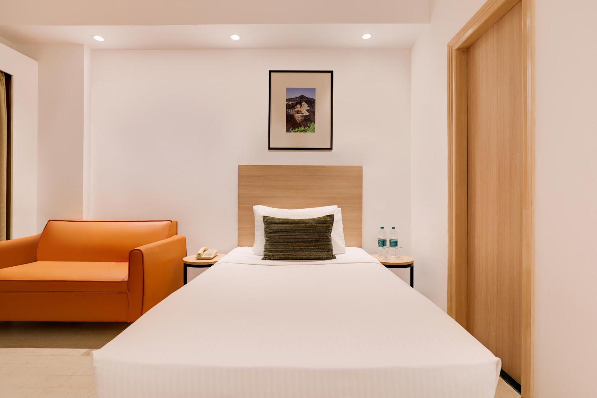 Lemon Tree Hotel Hinjewadi Pune Hinjawadi Exteriör bild